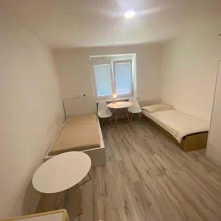 Rooms In The Shared Flat - Pohoda Festival 2026 منزل للإقامة